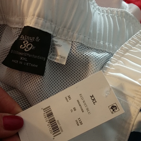 NWT Walnut & 39th Mens Board Shorts - Picture 3 of 4